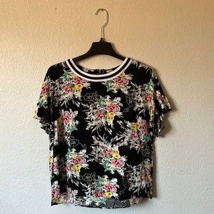 DR2-Black Blouse w/Floral Print-Size Medium